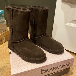 Brand New Bearpaw Elle Short Boots!